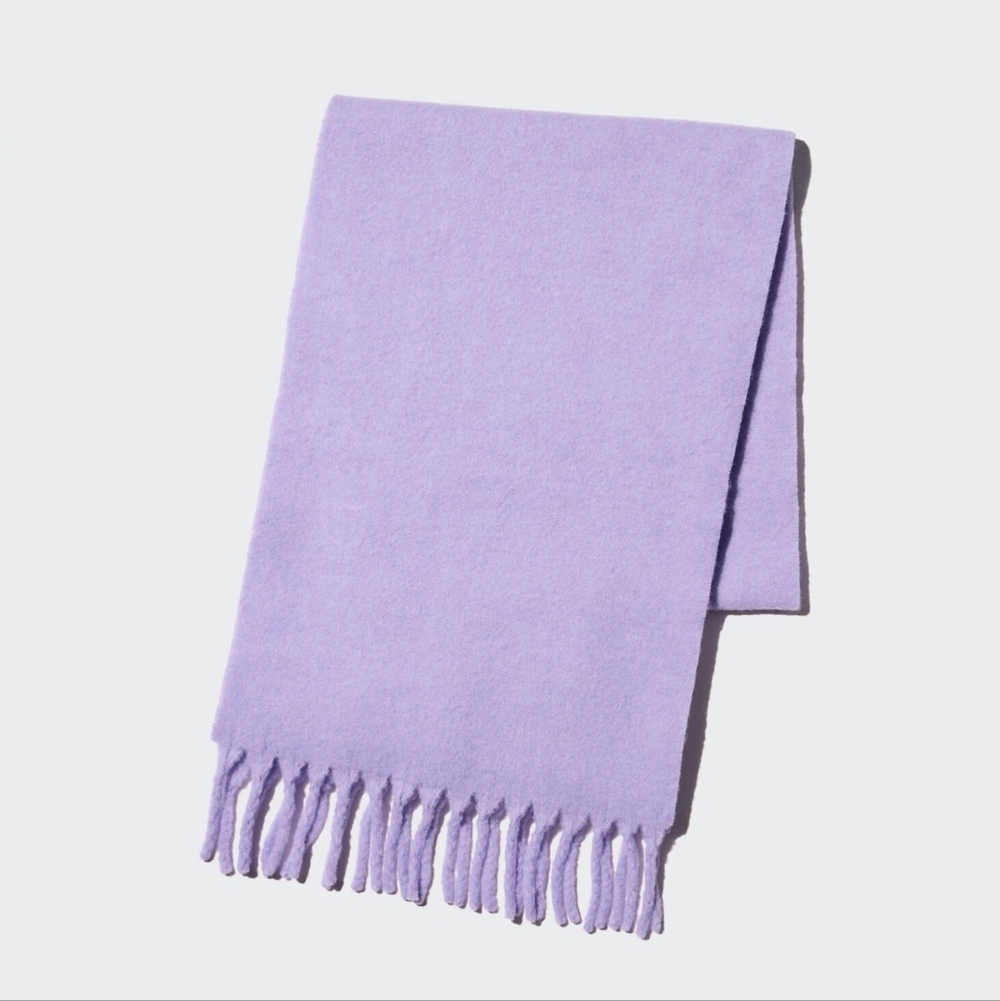 NWOT!! Lavender Souffle Yarn Chuncky Scarf